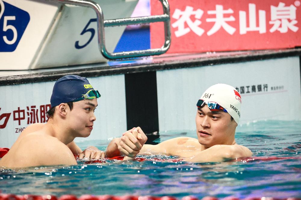 广东大胜广州！三外狂砍60分，王洪泽陈家政太香，徐杰划水！
